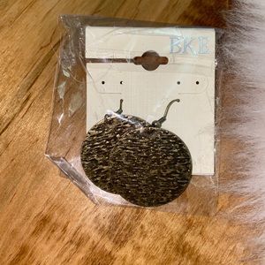 NWT Circle Dangly Earrings